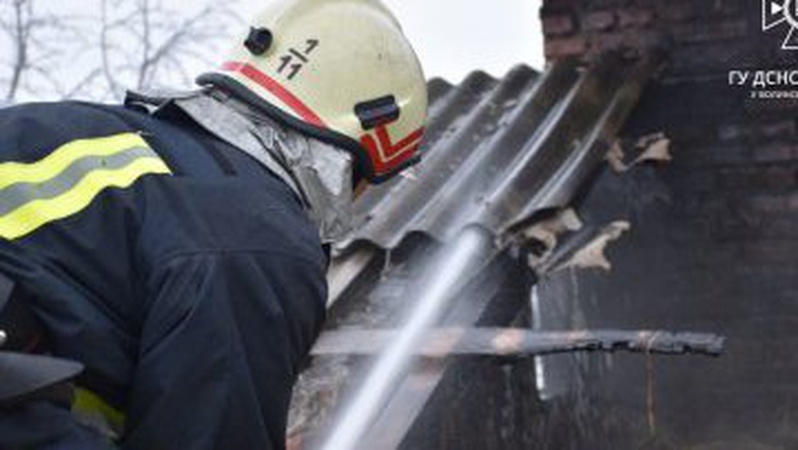 Під Луцьком загорівся житловий будинок. ФОТО