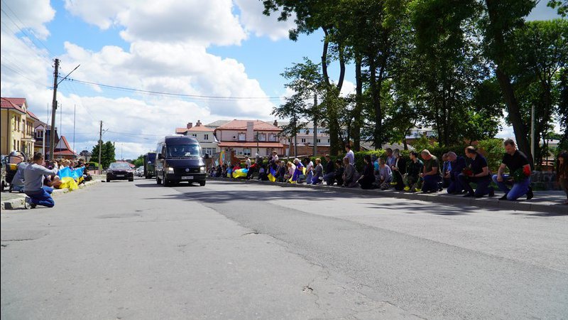 У Володимирі провели в останню путь полеглого захисника України. ФОТО