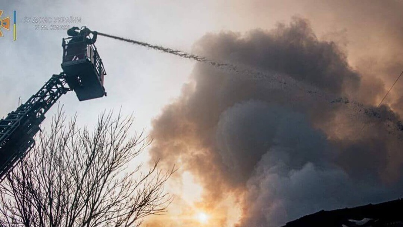 ДСНС повідомили про роботу наслідків авіаобстрілу луцького аеродрому