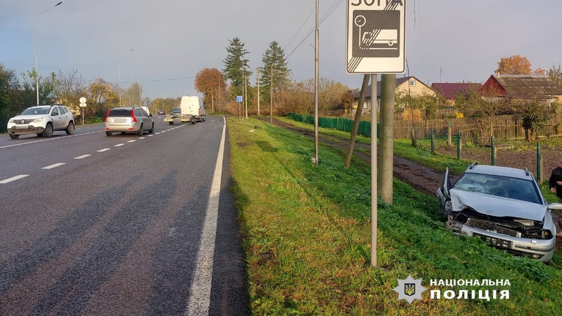 На Волині сталась аварія: легковик зіткнувся з мінівеном, є постраждалі