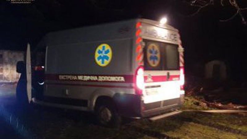 На Волині вночі застрягла «швидка», яка поверталась з виклику. ФОТО