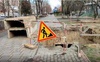 У Луцьку комунальники знищили бруківку, викопавши два котловани
