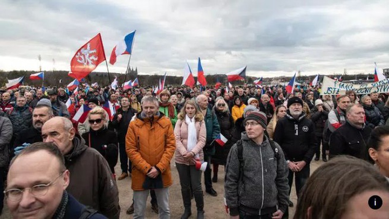 У Празі сотні людей вийшли на антиурядову акцію