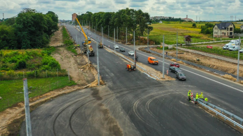 На оновленій трасі «Устилуг-Луцьк-Рівне» відкрили рух 4 смугами транспорту