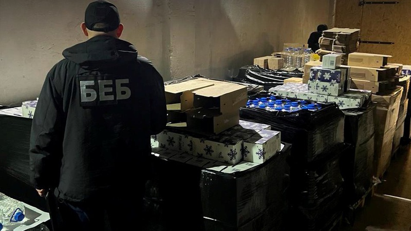 БЕБ у Луцьку викрили роботу підпільного заводу з виробництва елітних алкогольних напоїв