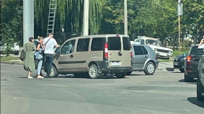 У Луцьку на 33-му «Шкода» врізалась у «Фіат». ВІДЕО