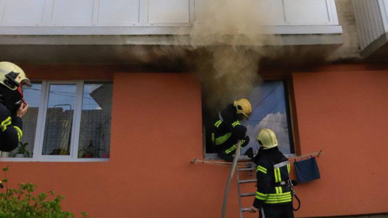 У Луцьку загорілася квартира