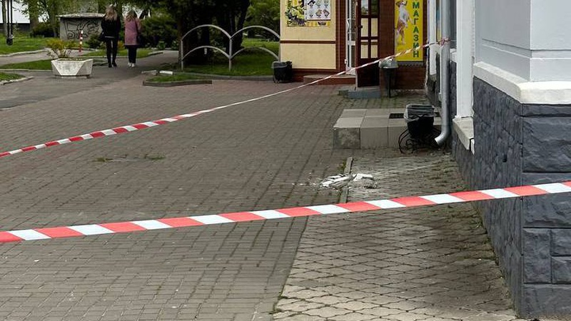 У Нововолинську впала частина балкону з багатоповерхівки