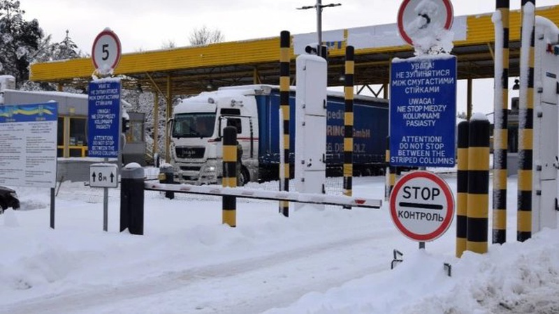 Суд дозволив польським перевізникам блокувати пункт пропуску «Дорогуськ – Ягодин»