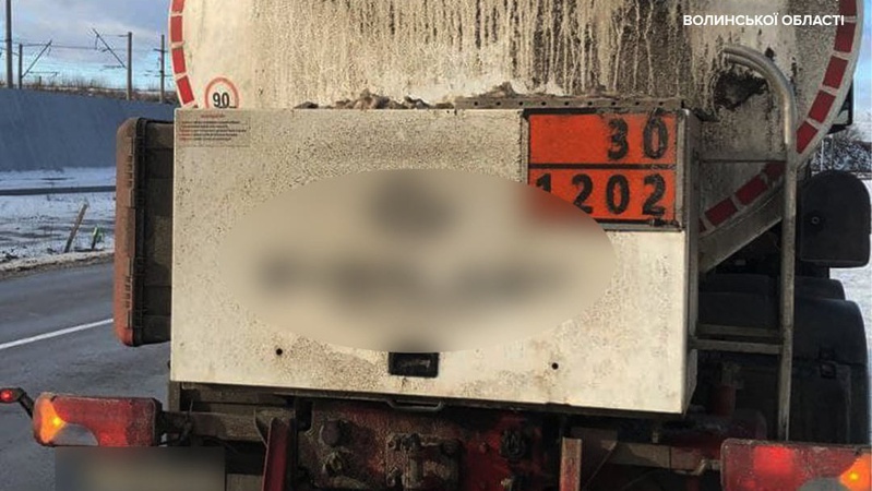 На Волині затримали водія за незаконне перевезення дизельного пального