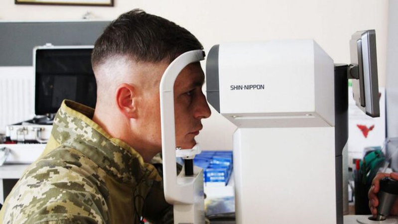 Із якими хворобами ока можна уникнути мобілізації: перелік