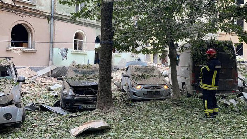 Ракетний удар по Львову: під завалами знайдено ще два тіла