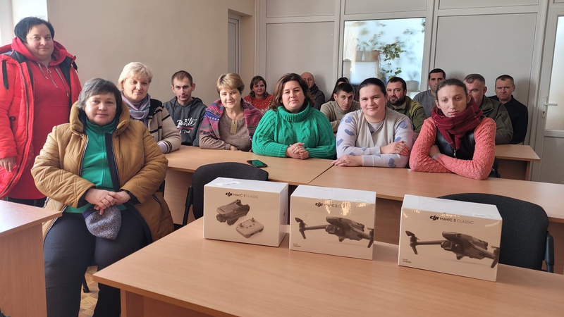 Велицька громада придбали дрони для військових