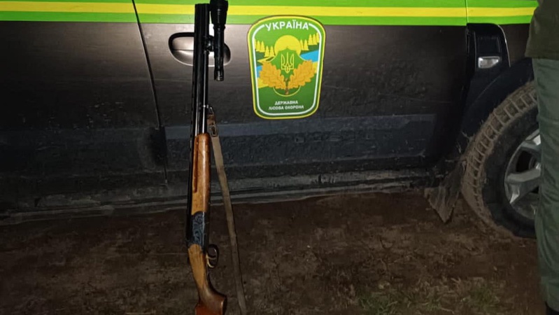 На Волині вночі затримали браконьєра