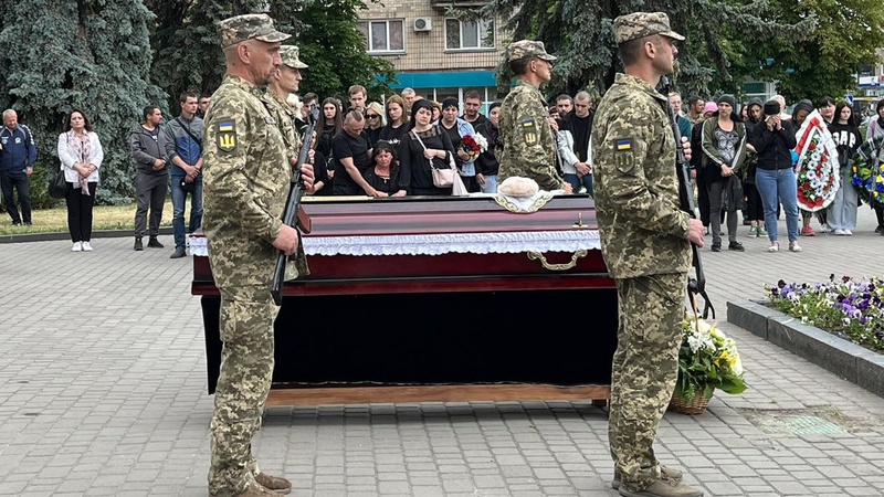 Був комісованим, але пішов на війну: на Волині попрощалися із 26-річним Андрієм Михайленком