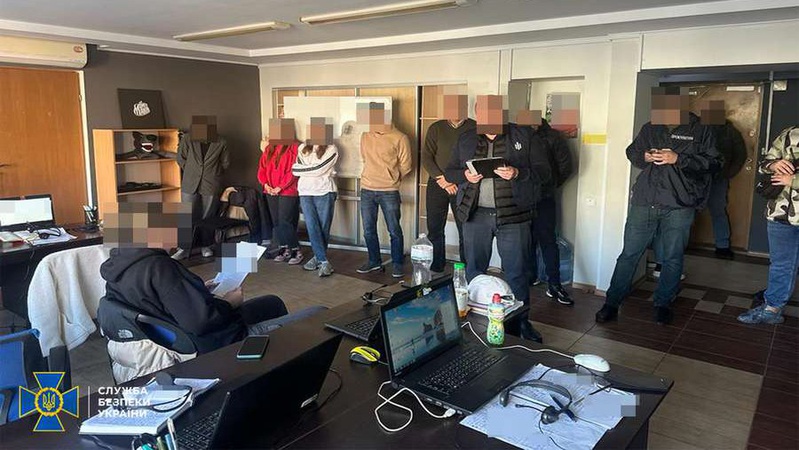 У Луцьку зловили шахраїв, які під виглядом інвестування у криптовалюту привласнювали гроші