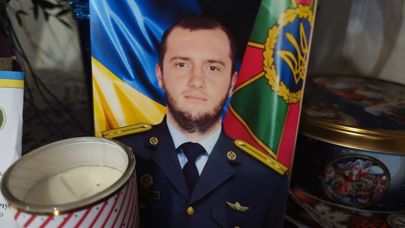 «Мені здається, що він мене слухає»: розповідь матері загиблого прикордонника з Волині Максима Білецького