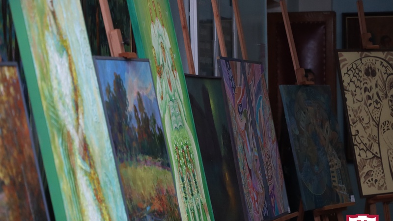 У Лесиному Виші студенти презентували художню виставку. ФОТО