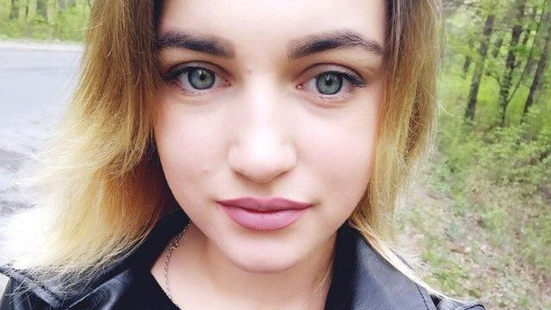 Повідомили ймовірну причину вчинку дівчини, яка в Ківерцях вистрибнула з авто