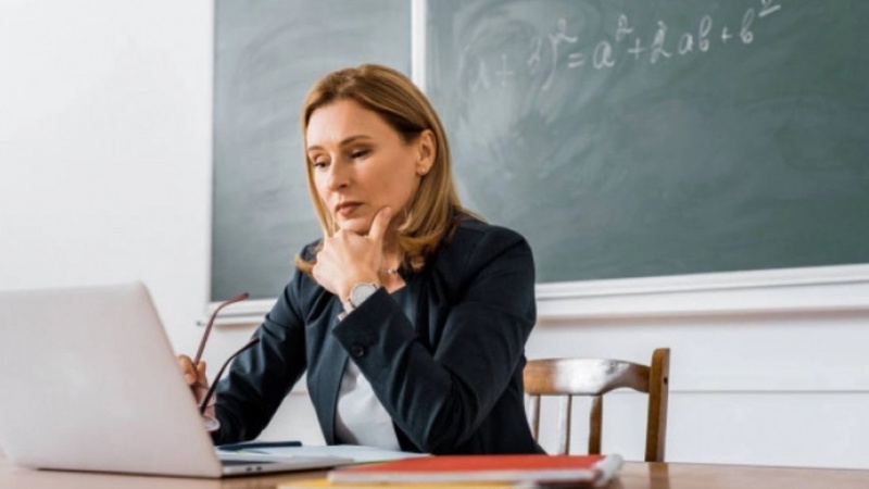 13 тисяч вчителів перебувають за межами України, - МОН