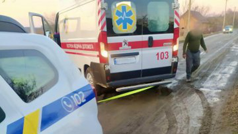 На Волині на бездоріжжі застрягла «швидка». ФОТО