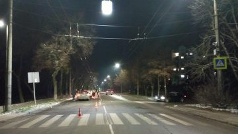 У Луцьку на пішохідному переході збили дівчину – вона померла у лікарні