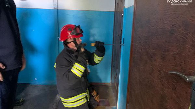 У Луцьку у квартирі рятувальники виявили тіло чоловіка