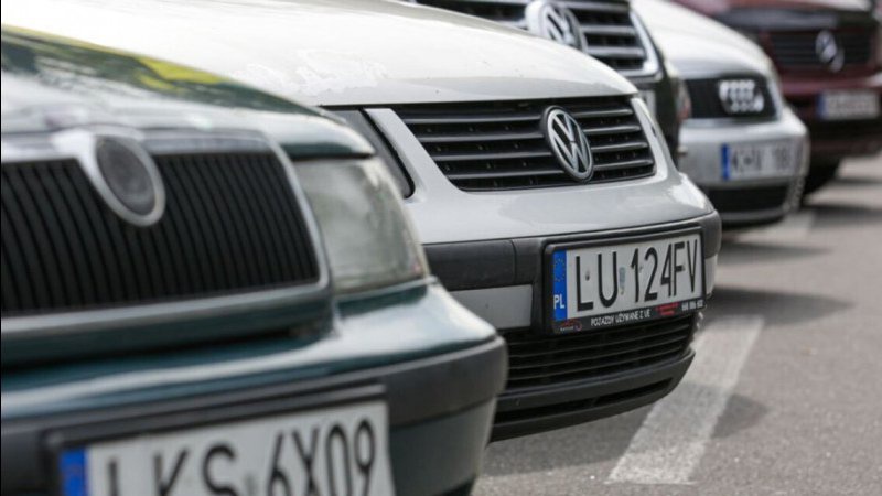 Ввезти в Україну автомобілі можна лише через 3 пункти пропуску: один з них на Волині