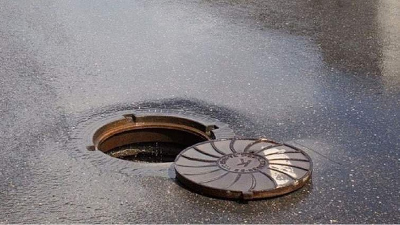 Посадовця департаменту ЖКГ у Луцьку оштрафували за незакритий люк