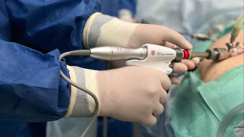 Голос погрубшав, на обличчі почало рости волосся: львівські медики врятували лучанку з 15-см пухлиною