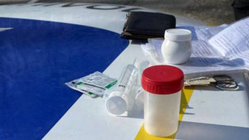 У Луцьку пішохода зупинили через порушення ПДР, а виявили, ймовірно наркотики