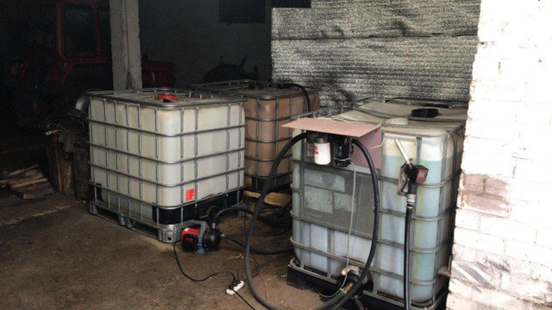 На Волині викрили нелегальну заправку
