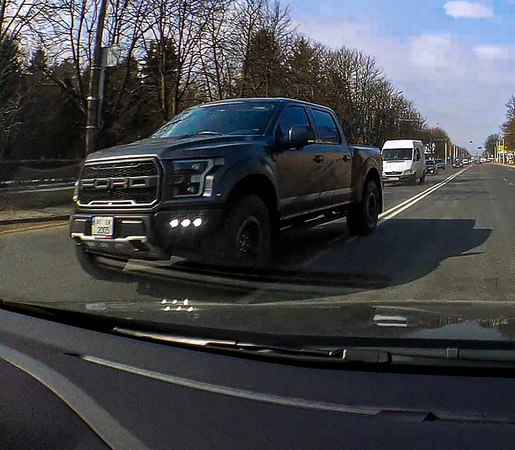 Лучанин просить поліцію знайти і покарали водія авто