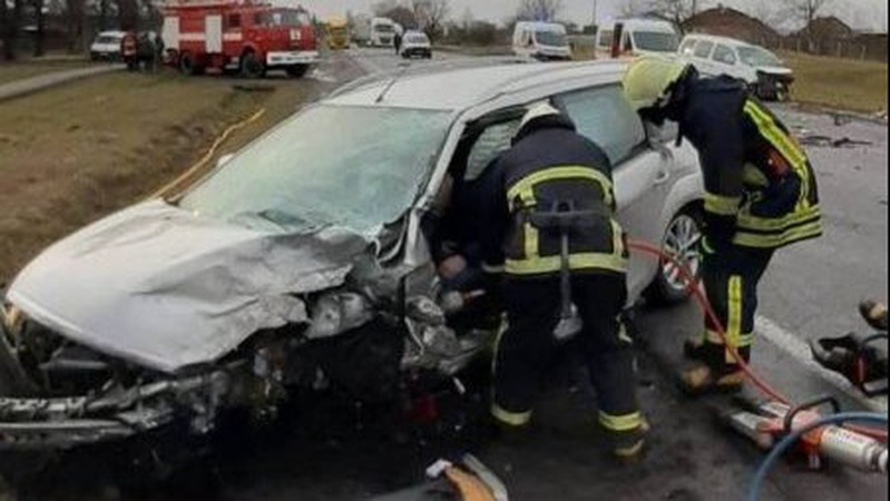 У Луцькому районі зіткнулися автівки: є загиблий, четверо людей постраждали