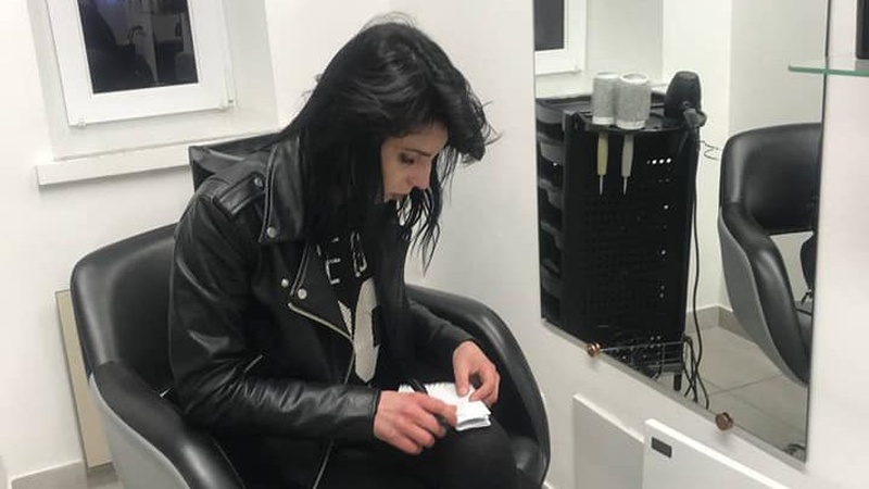 У Луцьку недобросовісна клієнтка «кинула на гроші» перукарку. ФОТО