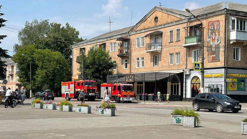 На Волині через запах підгорілої їжі до кафе викликали пожежників (фото)