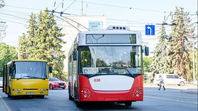 У Луцьку на маршрути виїхали тролейбуси з Польщі.ФОТО