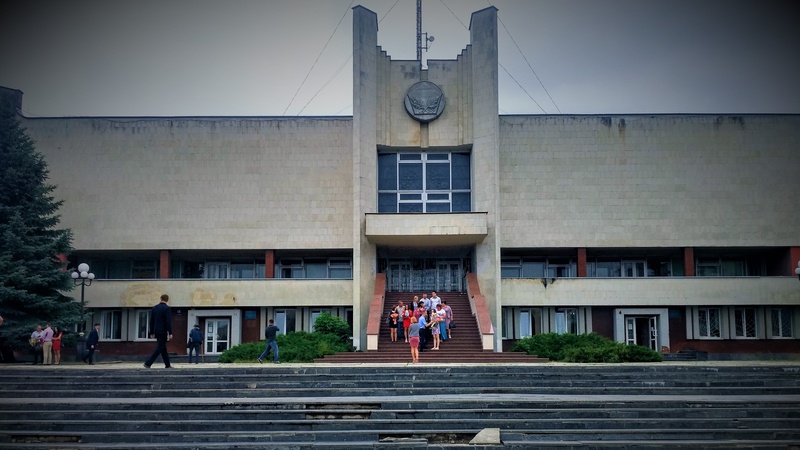 Всередині луцького РАЦСу. Чи справді дах дірявий? ФОТОРЕПОРТАЖ