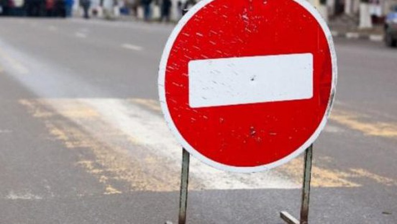 На одній із вулиць Луцька тимчасово зупинили рух