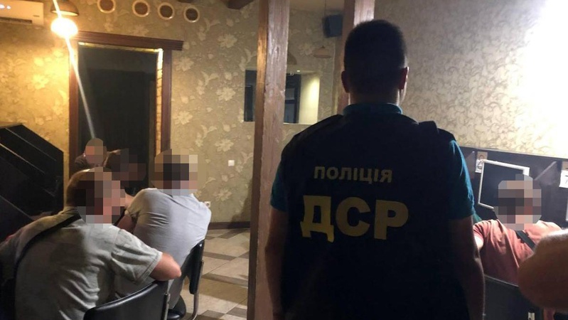 Працювали потайки: у Луцьку викрили підпільне казино