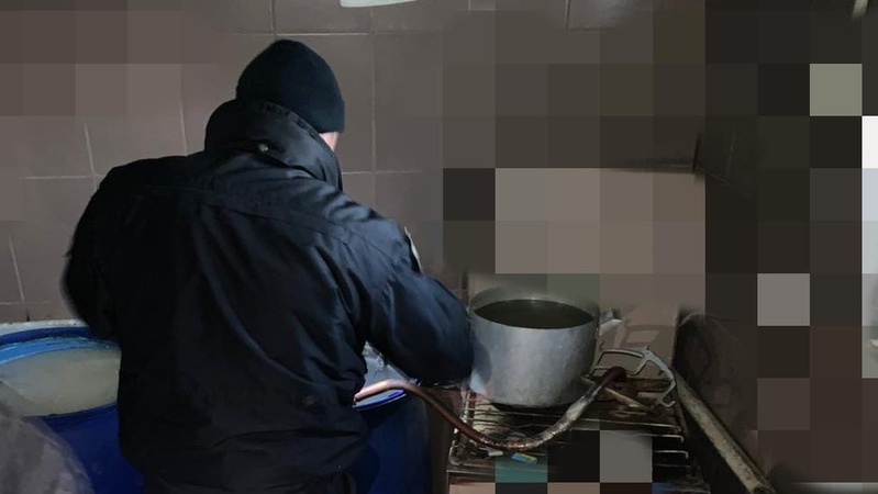 У селі на Волині знищили 600 літрів самогонної закваски