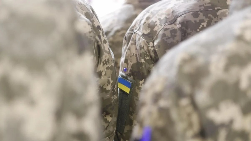 Зеленський відповів на петицію про повернення надбавки в 30 тисяч гривень військовим