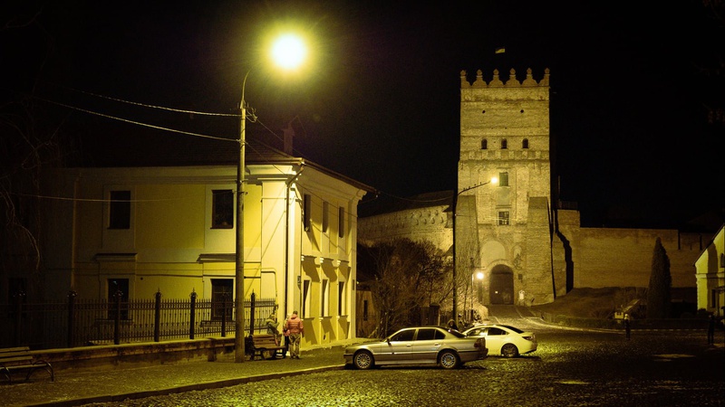 Вечірні фото новорічно-різдвяного Луцька