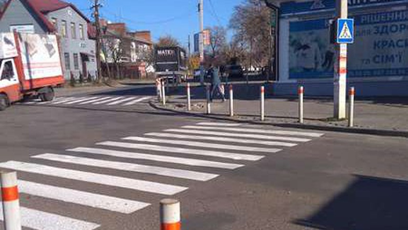 У місті на Волині встановили безпечні пішохідні переходи