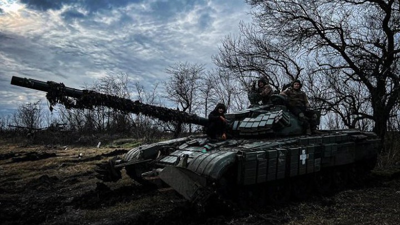 Попри значні втрати ворог продовжує наступ на шести напрямках, – Генштаб
