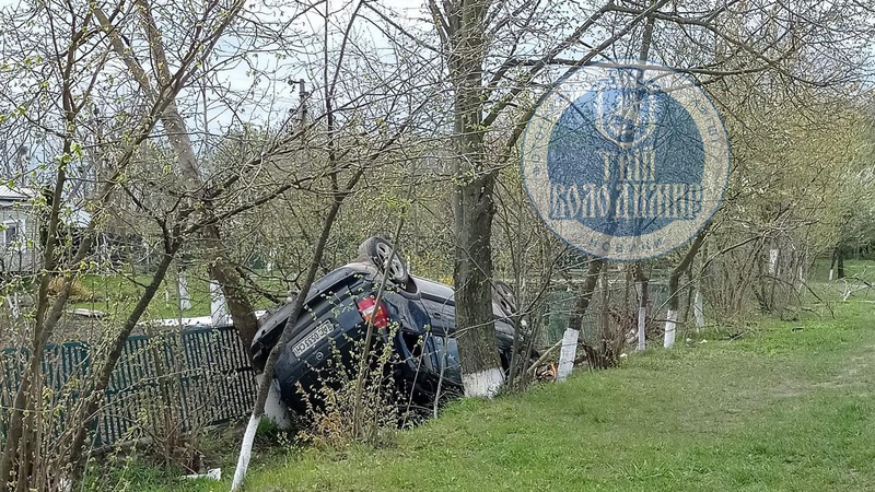 У селі на Волині авто злетіло в кювет та перекинулося