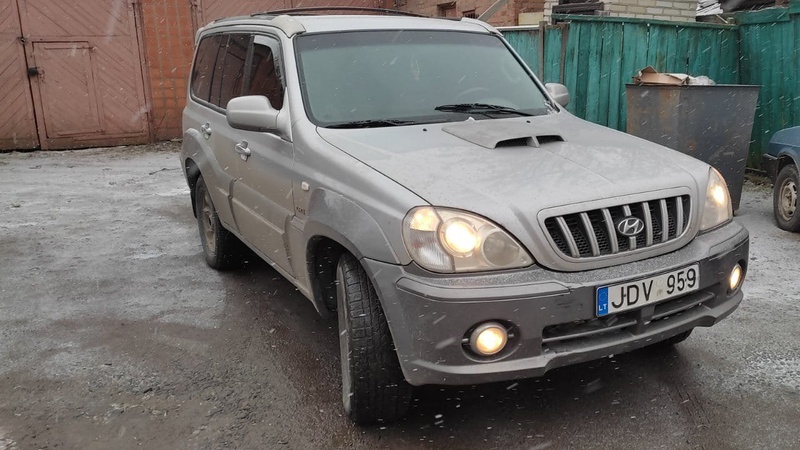 Ківерцівська громада придбала чергове авто для ЗСУ