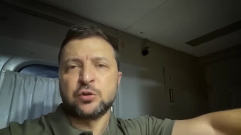 Зеленський звільнив п’ять послів