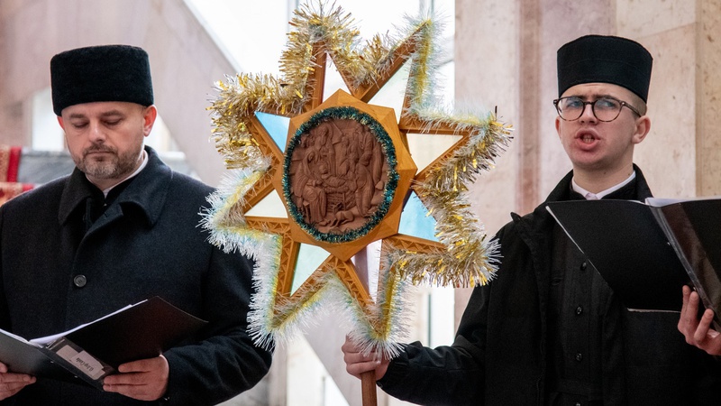 В обласній раді заколядували священники. ФОТО