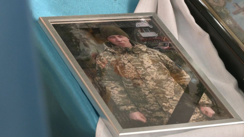 Волиняни попрощалися із загиблим на Донеччині 25-річним Володимиром Неродою